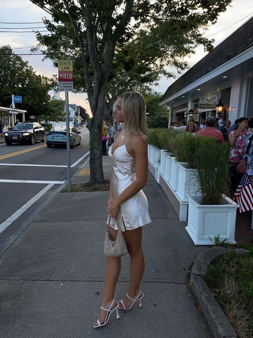 Robe de soirée courte trapèze à col en V, collection automne-hiver 2011