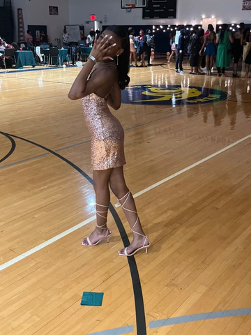 Lindo vestido corto de fiesta con lentejuelas para baile de bienvenida Y4452