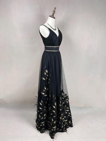 Robe de bal de soirée élégante en tulle noir, soie dorée et plumes, coupe trapèze, référence Y8652