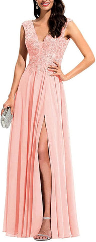 Robe de demoiselle d'honneur longue en mousseline à appliqués, col en V ornée de perles et fente. 