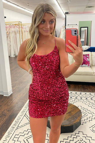 Vestido corto de fiesta único, de tirantes finos y lentejuelas fucsia