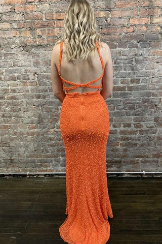 Robe de bal longue fourreau orange à sequins dos nu et décolleté en V profond