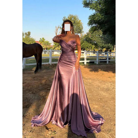 Elegante y lujoso vestido de fiesta formal de sirena fruncido sin mangas y sin tirantes