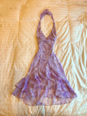 Vestido corto de gasa color lavanda con cuello halter para fiesta de bienvenida o cóctel Y8102