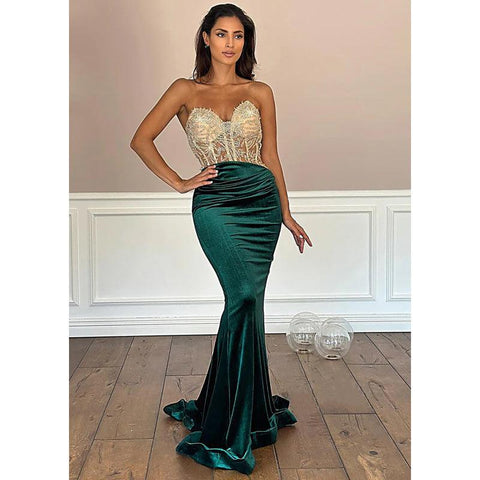 Robe de soirée bustier illusion à traîne et appliques perlées 