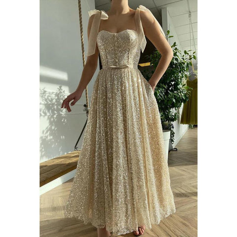 Vestido de fiesta con tirantes finos, escote corazón, lentejuelas y purpurina 