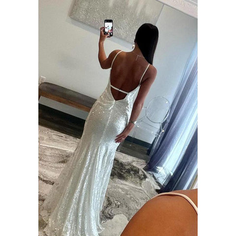 Vestido de fiesta formal sencillo y elegante con tirantes finos, escote en V y espalda descubierta