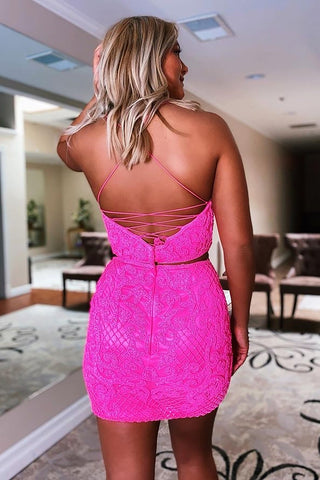 Robe courte deux pièces à fines bretelles et appliques, idéale pour un bal de promo.