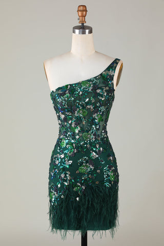 Robe courte moulante asymétrique à sequins vert foncé et plumes, style bal de promo.