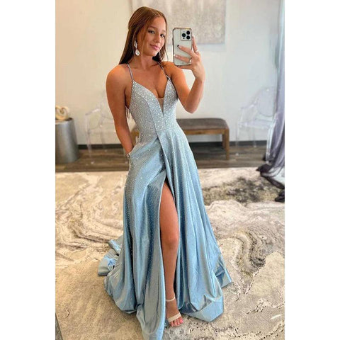 Robe de soirée longue scintillante à col en V profond et bretelles spaghetti