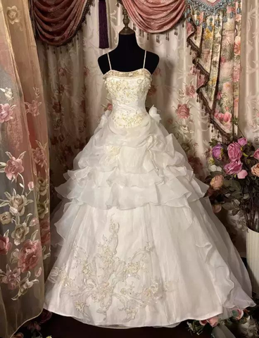 Robe de mariée vintage à fines bretelles, volants et applications de dentelle, robe de bal Y8286