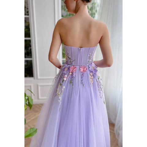 Vestido de noche largo de tul con apliques florales y sin tirantes, corte A