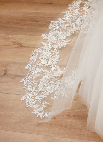 Ball-Gown Long SleevesTulle Sweep Train First Communion Flower Girl Dress