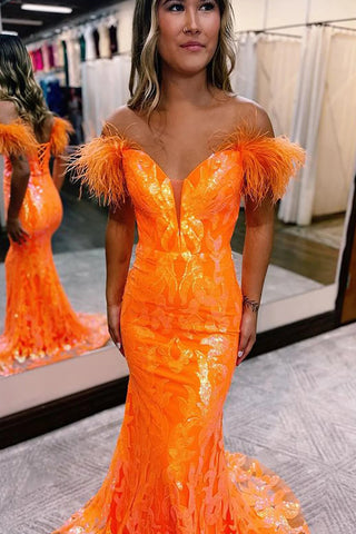 Robe de bal longue orange sirène à épaules dénudées et plumes
