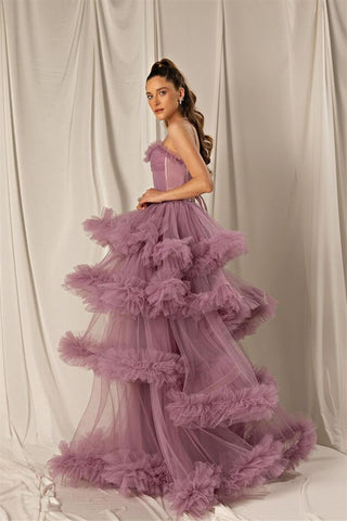Robe de bal longue en tulle à bretelles spaghetti et jupe trapèze à volants