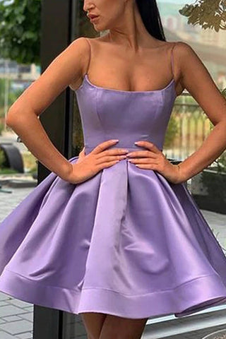Vestido corto sencillo morado para la fiesta de bienvenida