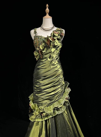 Vestido de noche vintage verde oscuro con escote irregular, satén, cuentas y corte sirena fruncido, modelo Y8560
