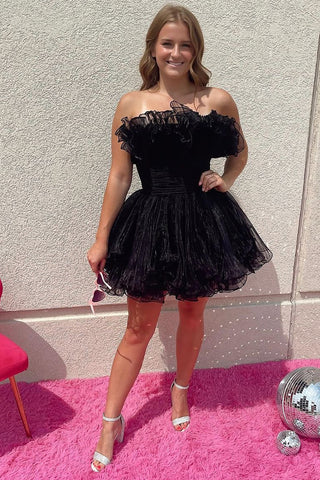 Lindo vestido corto azul de corte A sin tirantes para baile de bienvenida con volantes