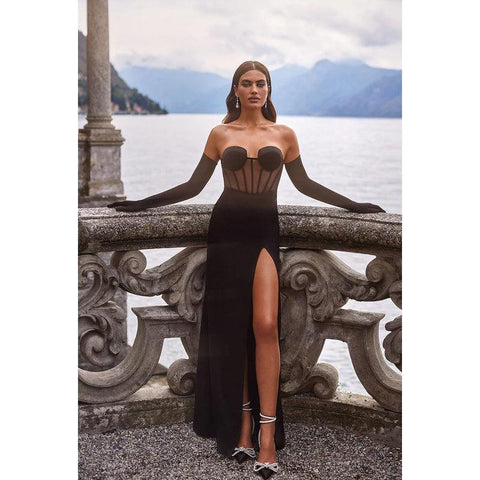 Vestido largo de fiesta formal de satén transparente sin tirantes y escote corazón