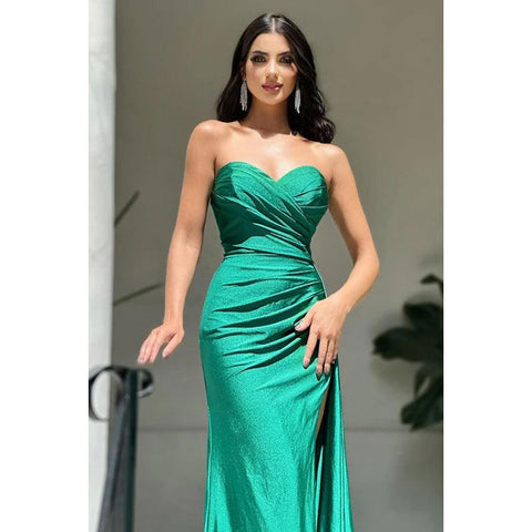 Vestido de fiesta sencillo e informal con escote en forma de corazón fruncido, sin mangas y abertura lateral