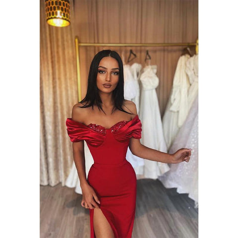 Vestidos de noche formales largos rojos con lentejuelas y escote en forma de corazón