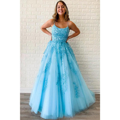 Robe de bal longue trapèze unique à bretelles croisées et décolleté plongeant en tulle bleu ciel