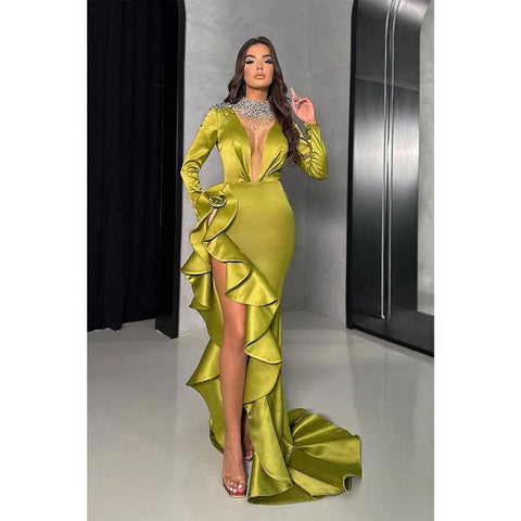 Robe de soirée sirène à manches longues et décolleté illusion avec perles et fente 