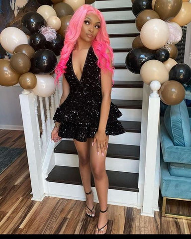 Vestido corto de cóctel negro brillante y sexy con espalda descubierta y lentejuelas escalonadas, ideal para fiestas de graduación o eventos nocturnos. Vestido negro para baile de bienvenida Y1504