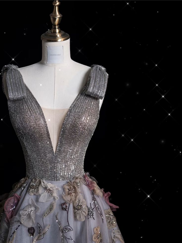 Vestido de baile largo de noche con escote en V, tul gris y estampado floral, modelo Y7953