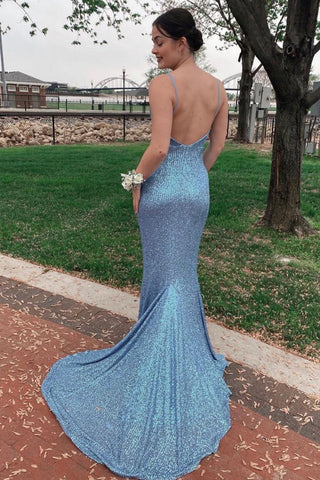 Robe de bal longue sirène à fines bretelles et sequins bleu clair dos nu