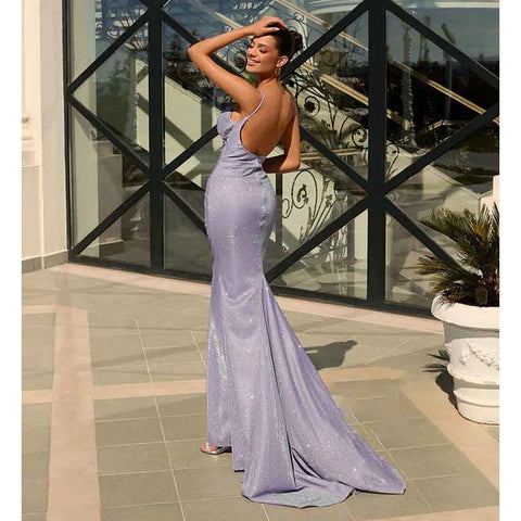 Vestido formal de fiesta brillante con escote sirena y tirantes finos 