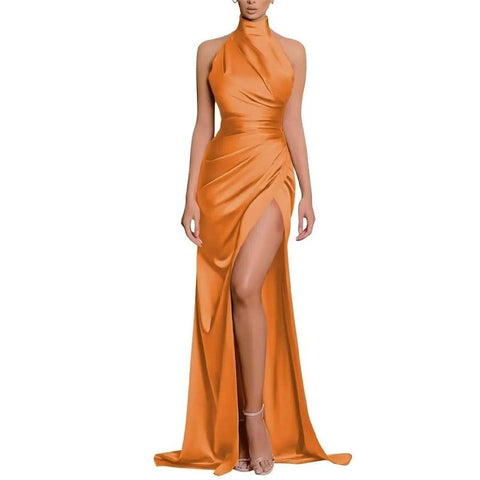 Robe de bal longue à décolleté haut et fente haute