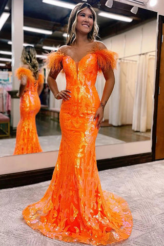 Robe de bal longue orange sirène à épaules dénudées et plumes