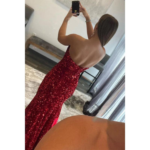 Vestido de fiesta largo sin tirantes con lentejuelas y abertura alta