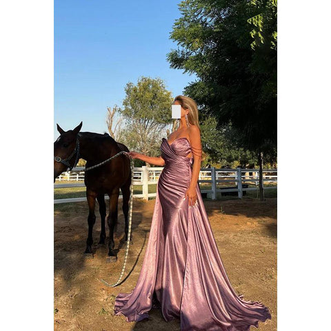 Elegante y lujoso vestido de fiesta formal de sirena fruncido sin mangas y sin tirantes