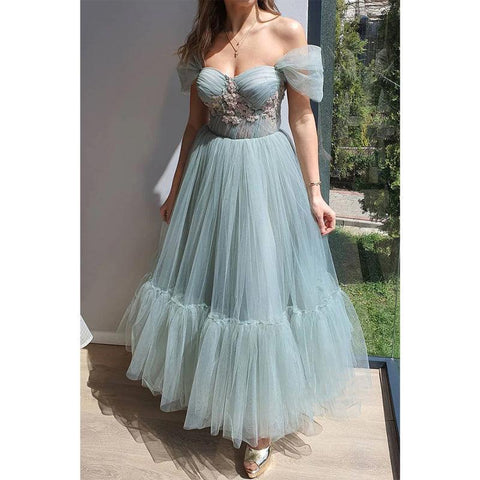 Robe de bal vintage unique à épaules dénudées et appliques 