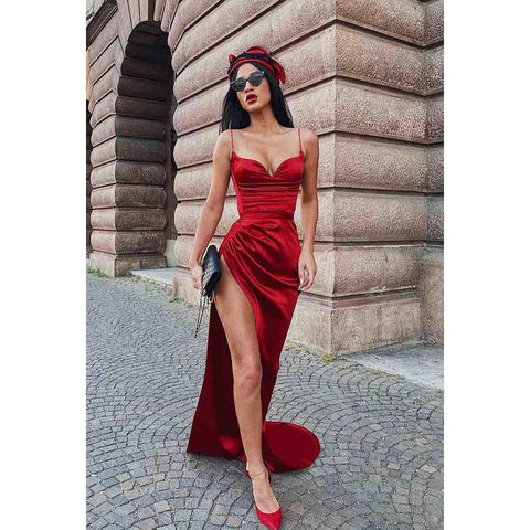 Vestido de noche largo fruncido con tirantes finos y abertura para fiesta de graduación