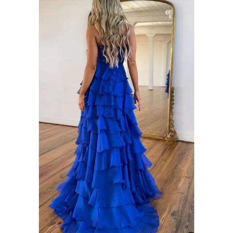 Vestido de noche de fiesta con escote en forma de A, sin tirantes y apliques en capas 