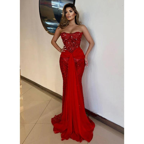 Vestido de noche formal de tul con ilusión, lentejuelas y cuentas, con tirantes finos en rojo 