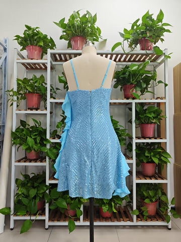 Precioso vestido de cóctel azul con tirantes, lentejuelas y volantes de gasa, ideal para fiestas de bienvenida (Y8253)