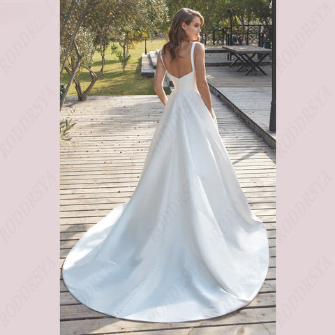 Robes de mariée civiles à col en V, col carré, en satin, coupe trapèze, dos nu, boutons, bretelles spaghetti, pour la mariée et son cortège. 