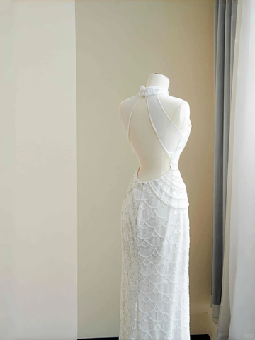 Robe de soirée longue fourreau élégante blanche à sequins, perles et chaîne Y8670