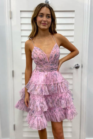 Precioso vestido corto de fiesta rosa con estampado floral y tirantes finos, corte en A