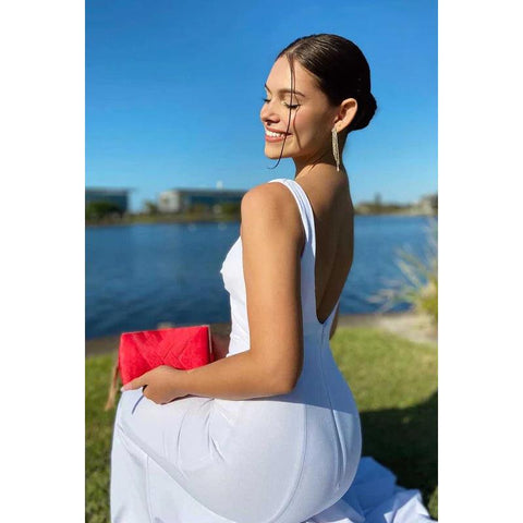 Vestido de fiesta largo con escote cuadrado, aberturas en la espalda y corte en forma de tubo