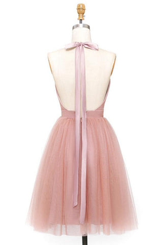 Robe de bal courte en tulle rose, coupe trapèze, décolleté en V profond, dos nu et plis, référence PD440
