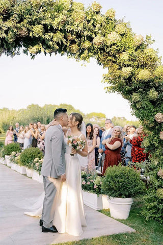 Robe de mariée simple, coupe trapèze, col carré, style modeste WD745
