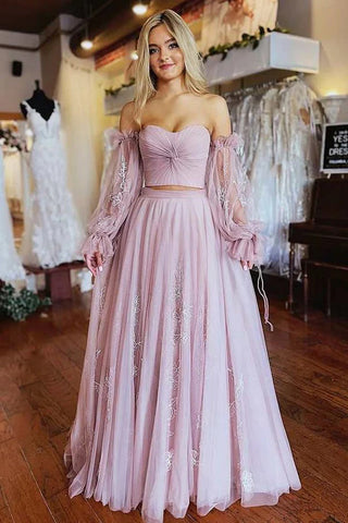 Vestido de fiesta de dos piezas color rosa empolvado con corte en A y mangas