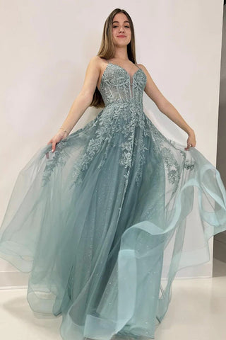 Robe de bal longue grise et verte en tulle et dentelle, coupe trapèze, col en V