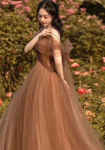 Robe de soirée longue en tulle à bretelles trapèze, modèle Y4643