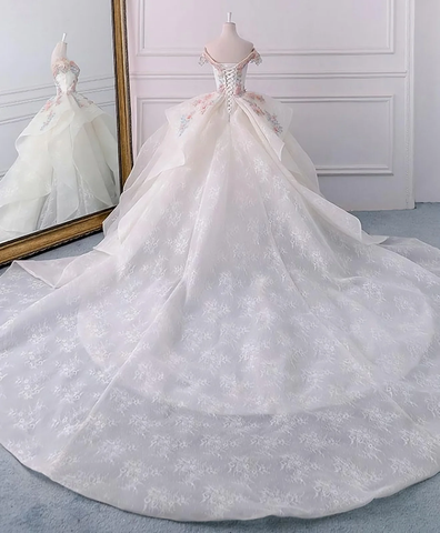 Impresionante vestido de novia de encaje con escote palabra de honor y flores Y1145